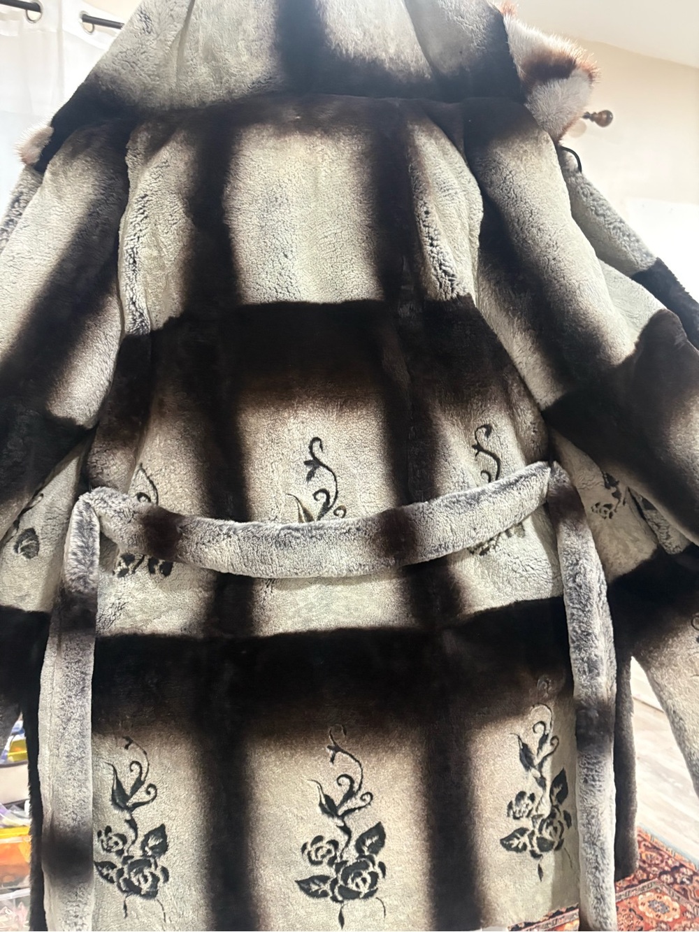 Genuine chinchilla hooded fur coat - Picture 4 of 15